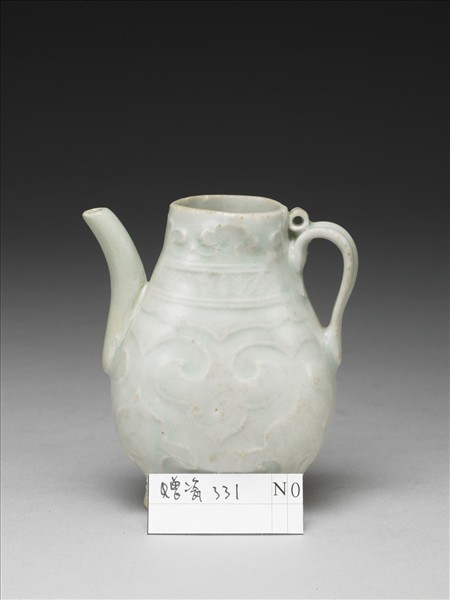青白瓷印花執壺
