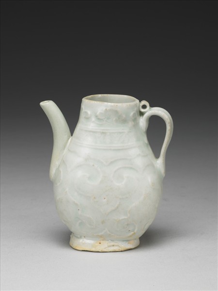 青白瓷印花執壺