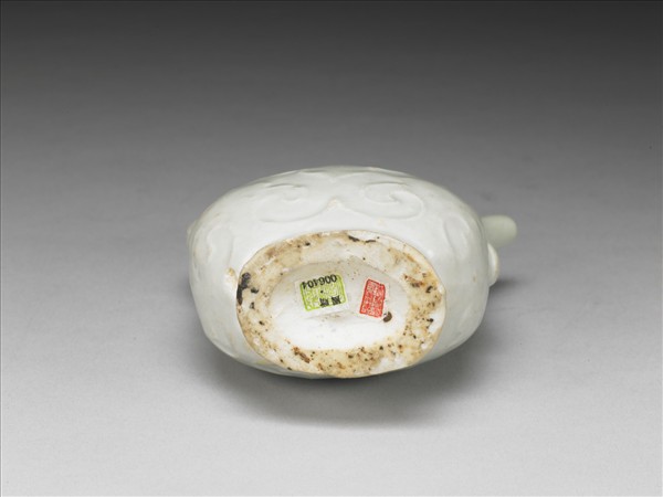 青白瓷印花執壺