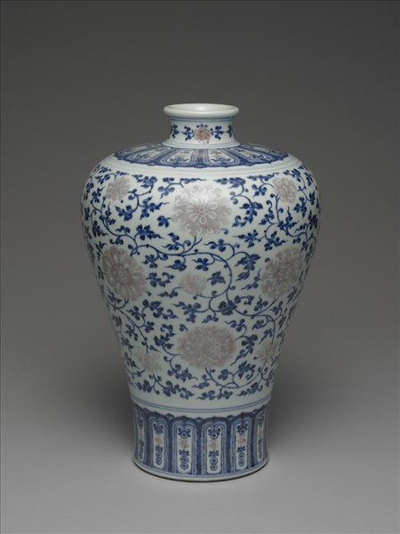 青花釉裡紅番蓮紋梅瓶