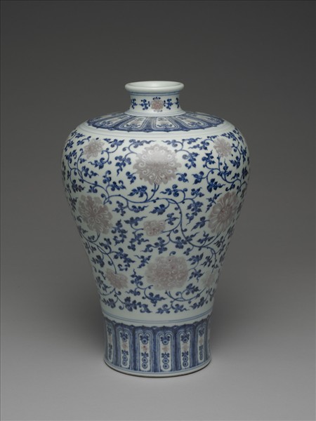 青花釉裡紅番蓮紋梅瓶