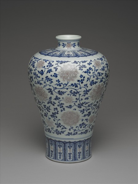 青花釉裡紅番蓮紋梅瓶