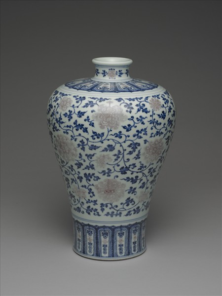 青花釉裡紅番蓮紋梅瓶