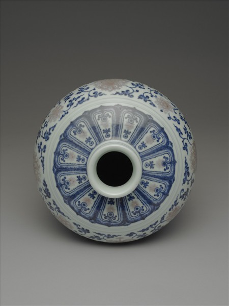 青花釉裡紅番蓮紋梅瓶