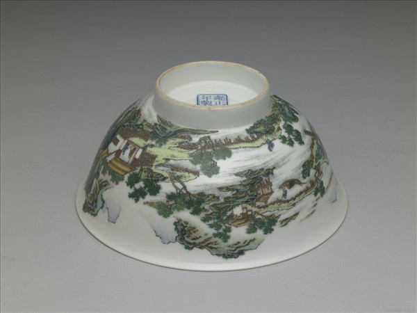 琺瑯彩山水人物圖碗