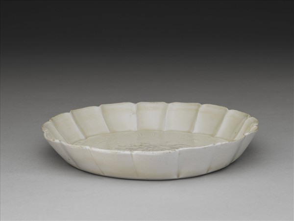 定窯 白瓷印花瑞獸紋花式洗