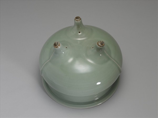 龍泉窯 青瓷鬲式爐