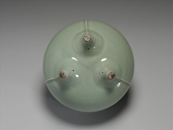 龍泉窯 青瓷鬲式爐