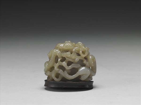 螭虎啣芝紋玉頂