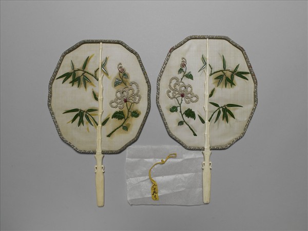 彩繡嵌寶石團扇