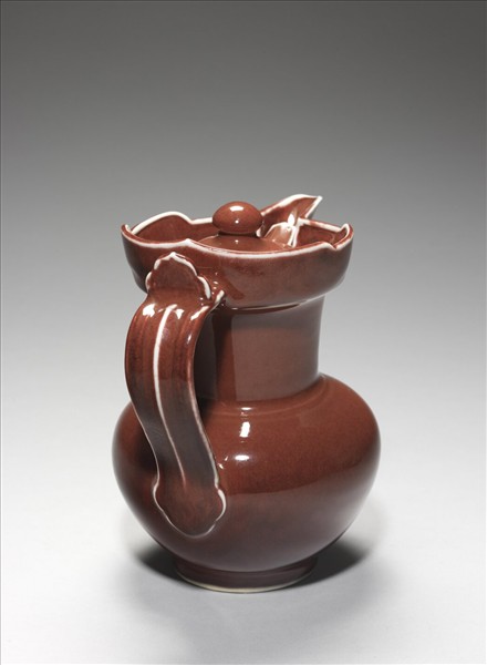 寶石紅釉僧帽壺