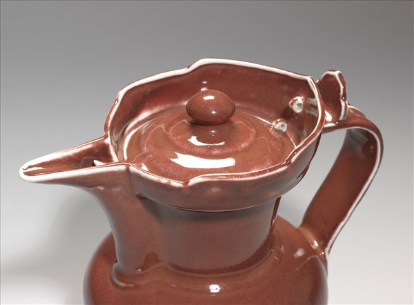 寶石紅釉僧帽壺