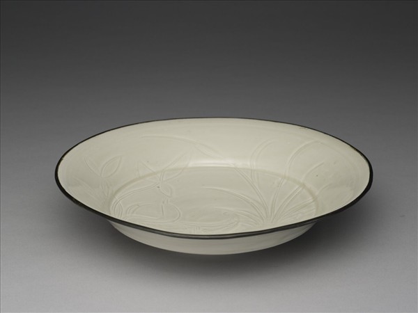 定窯 劃花蓮塘雙鳧盤
