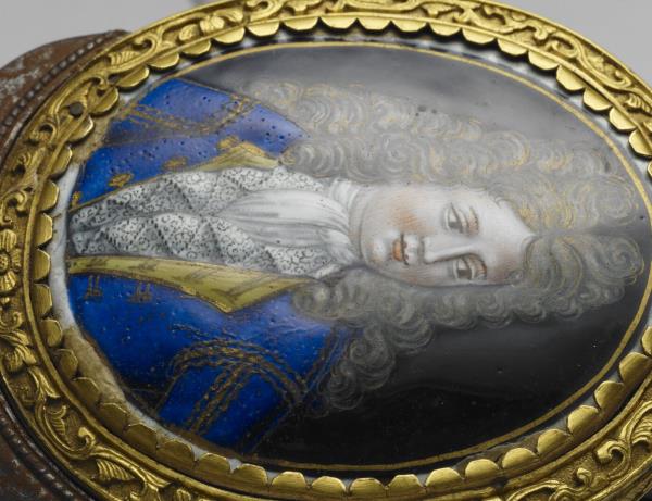 銅鍍金胎嵌西洋畫琺瑯人物火鐮盒