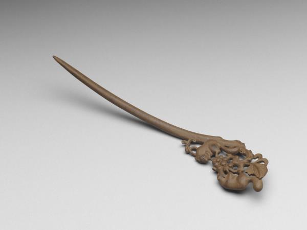 肉桂木雕松鼠葡萄簪