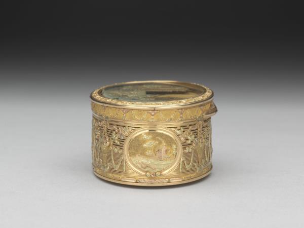 雕金機械自動音樂鼻煙盒