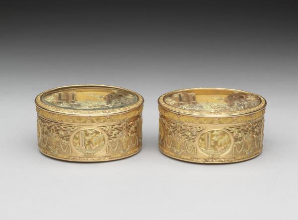 雕金機械自動音樂鼻煙盒