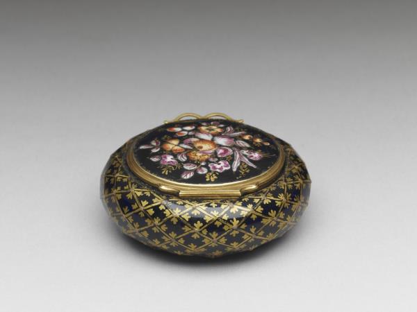 深藍玻璃描金畫琺瑯盒