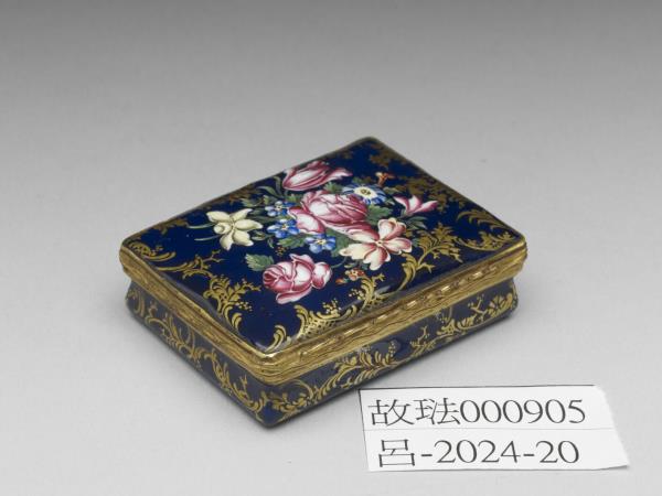 銅胎畫琺瑯花卉鼻煙盒
