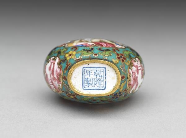 掐絲兼畫琺瑯西洋母子圖