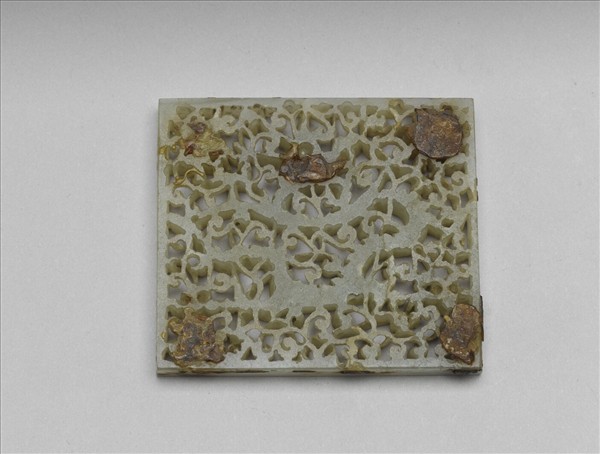 玉鏤空龍紋帶版