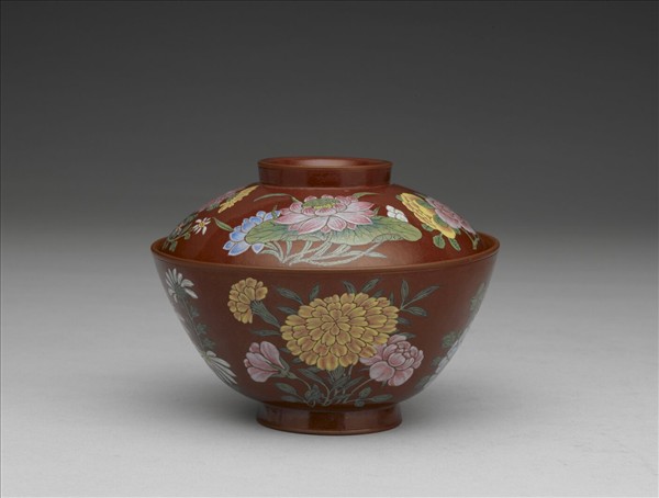 宜興胎琺瑯彩四季花卉蓋碗