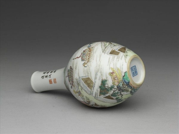 琺瑯彩龍舟圖膽瓶