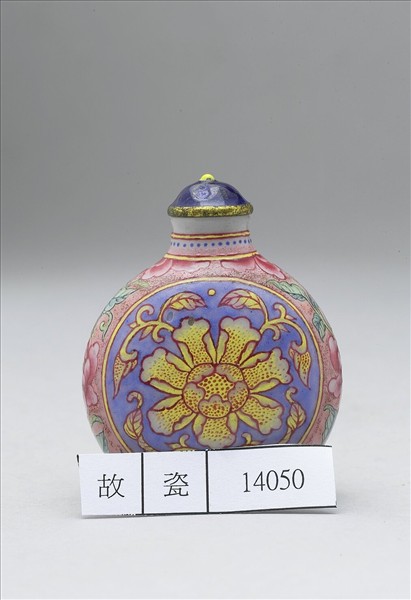 玻璃胎畫琺瑯西番蓮紋鼻煙壺