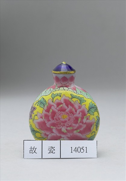 玻璃胎畫琺瑯牡丹紋鼻煙壺