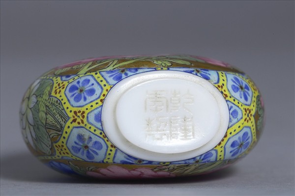 玻璃胎畫琺瑯四季花卉紋鼻煙壺