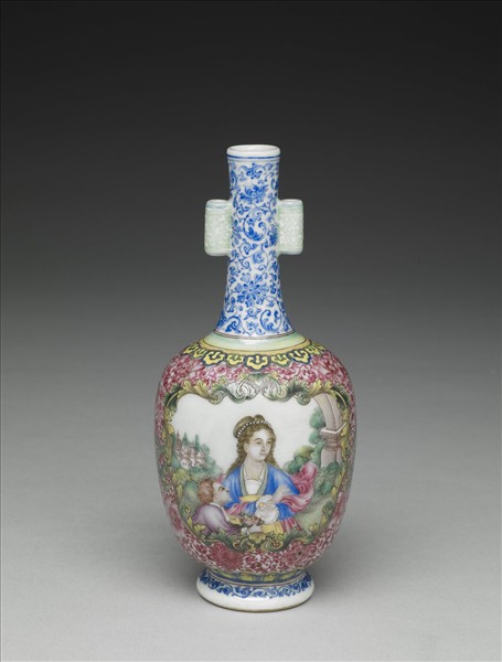 琺瑯彩錦地開光西洋人物貫耳瓶