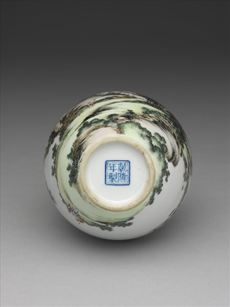 琺瑯彩山水膽瓶