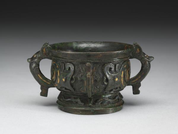 嵌金銀蝸身獸紋簋