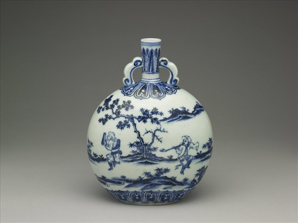 青花人物紋如意耳扁壺