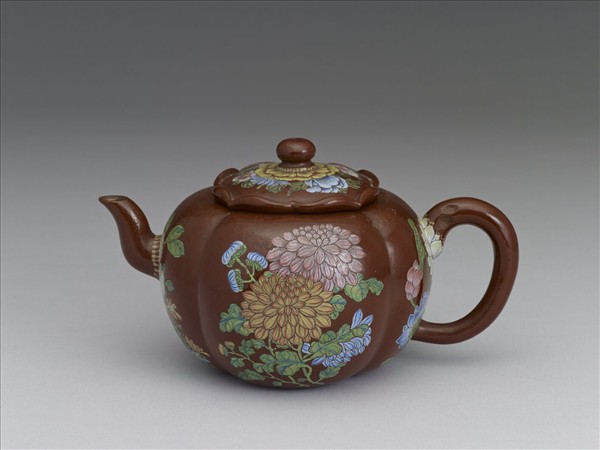 宜興胎畫琺瑯四季花卉海棠式壺