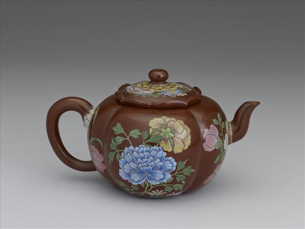 宜興胎畫琺瑯四季花卉海棠式壺