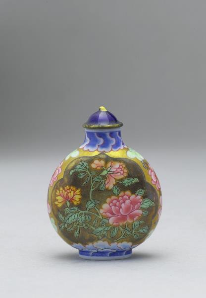 玻璃胎畫琺瑯花卉鼻煙壺