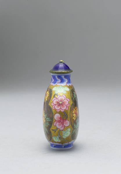 玻璃胎畫琺瑯花卉鼻煙壺