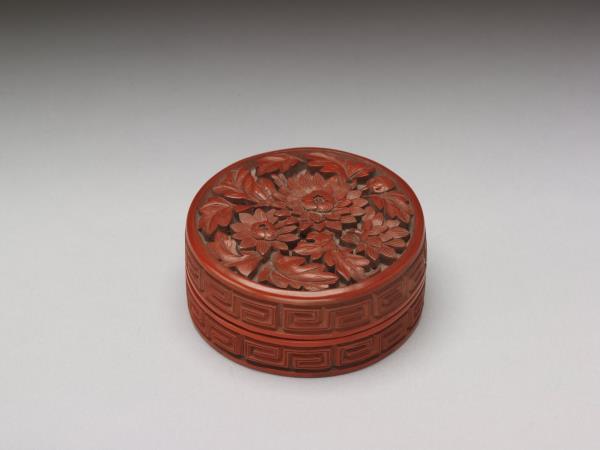 剔紅菊花圓盒