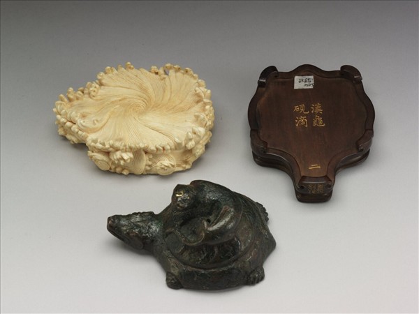 龜獸硯滴