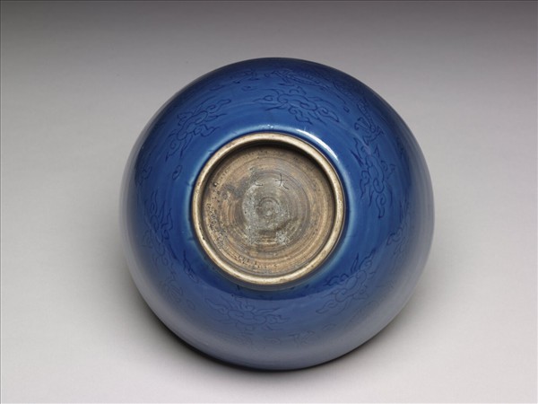 霽青釉雲龍紋墩子碗