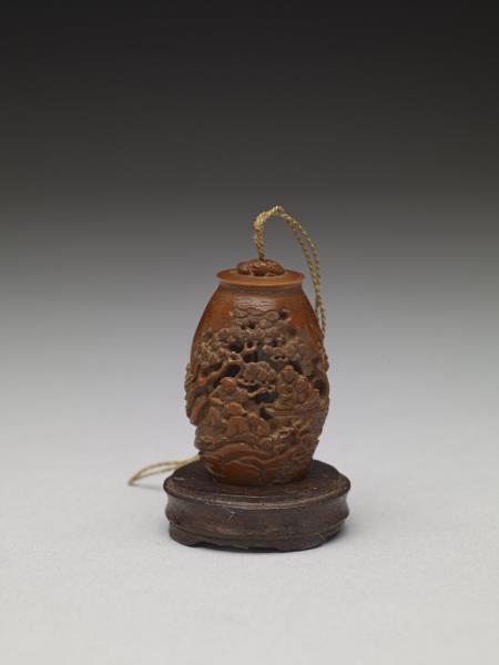 橄欖核雕松陰漁樂扇墜