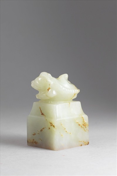 「化育萬方」玉印