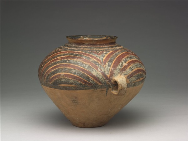 馬家窯文化半山類型 雙耳波濤紋彩陶罐