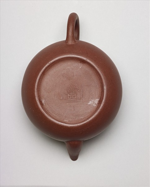 花卉款梨形紫砂壺