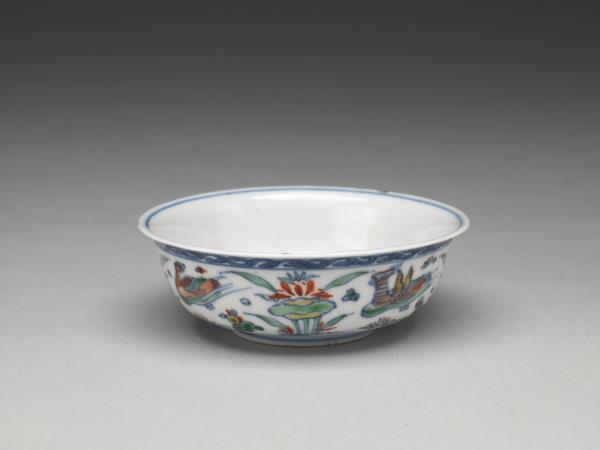 鬥彩蓮塘紋碗