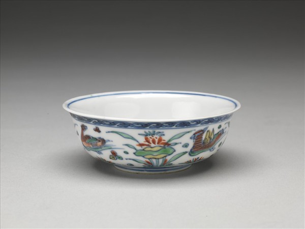 鬥彩蓮塘紋碗