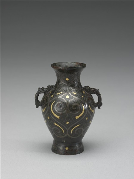 嵌金銀如意雲紋獸耳銅壺