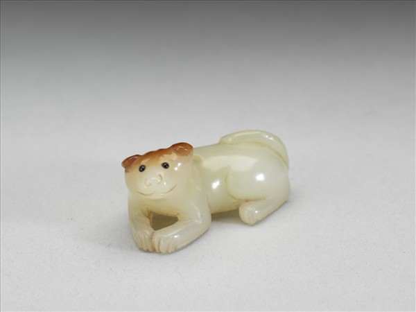玉犬墜飾