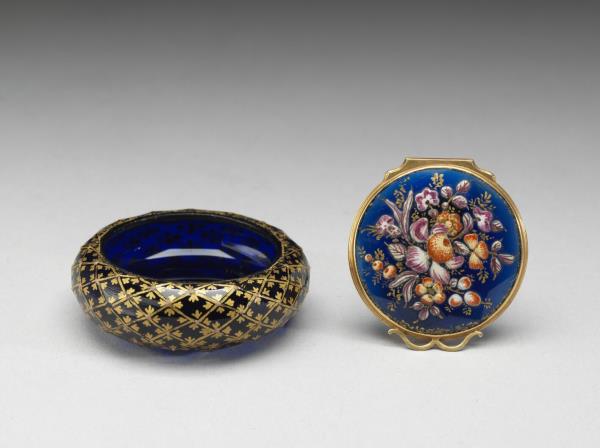 深藍玻璃描金畫琺瑯盒